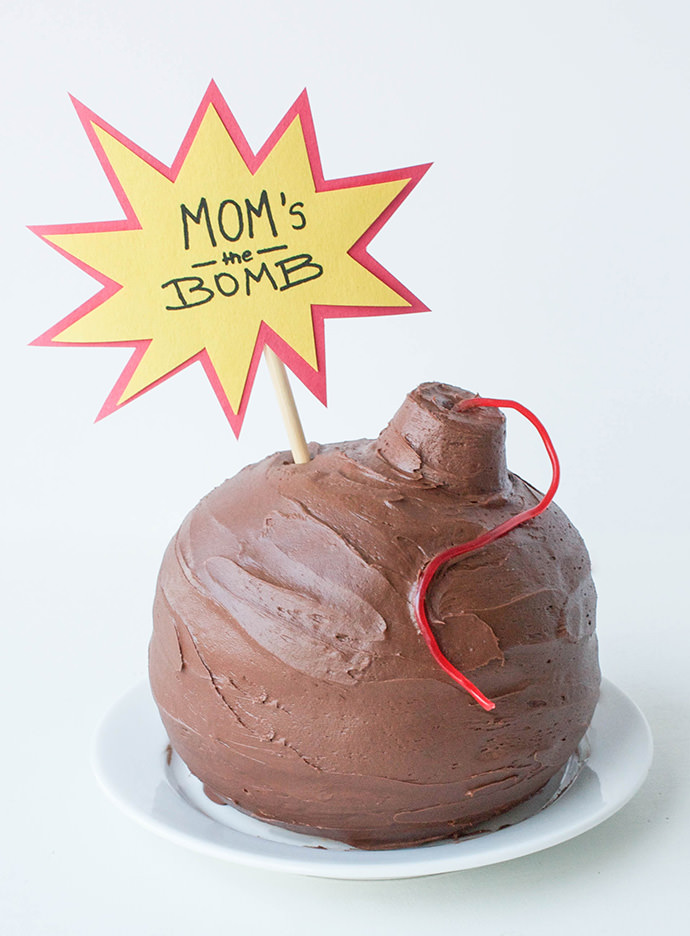 "Mom's the Bomb" Mother's Day Cake 