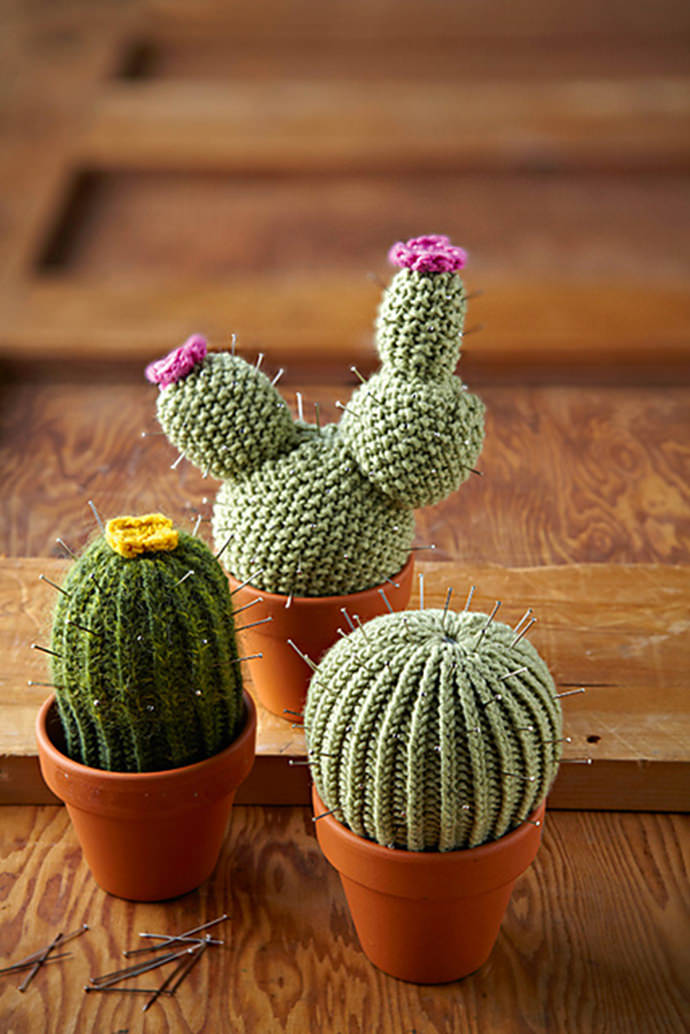 DIY Knit Cactus Pin Cushions 