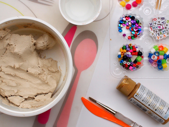 Easy Painted Mosaic Pinch Pots for Kids 