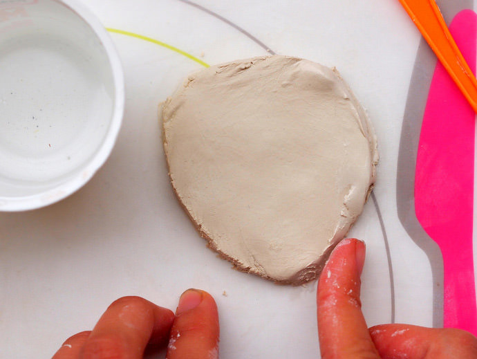 Easy Painted Mosaic Pinch Pot Craft for Kids 