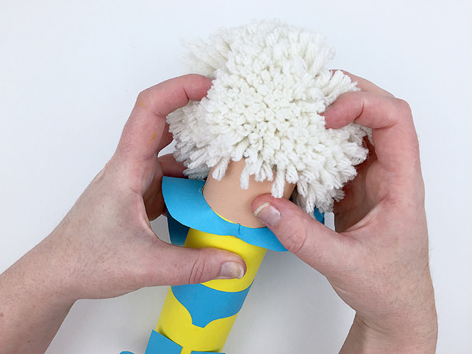 DIY super-herói Pom Pom e papel artesanal