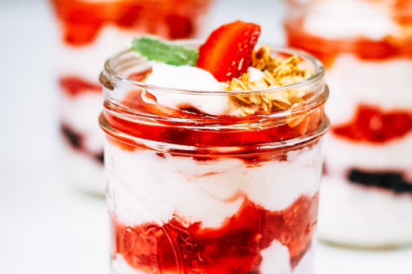 Easy Healthy Summer Recipes: Mixed Berry Yogurt Parfaits