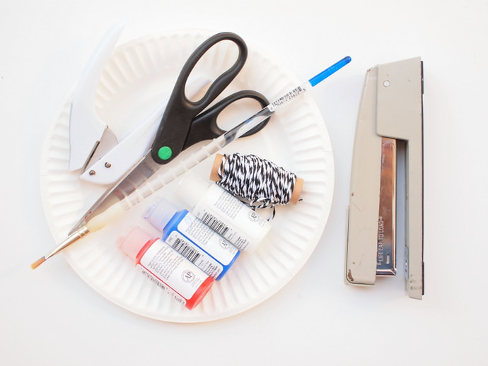 DIY Paper Plate Purses for the 4th of July