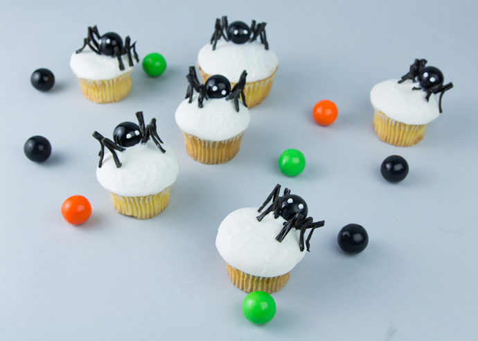 Spooky Spider Secret Message Cupcakes 