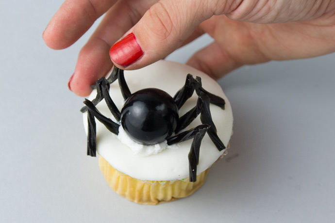 Spooky Spider Secret Message Cupcakes 