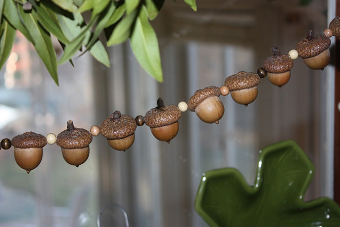 DIY Acorn Garland