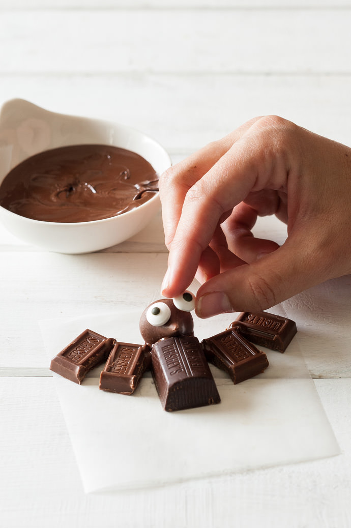 Mini Chocolate Bats