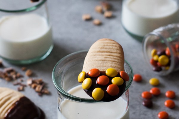 Chocolate Dipping Dunkers