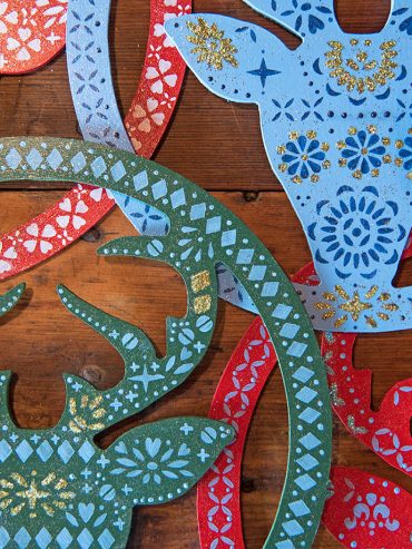 Glittery Fun Holiday Tablescape