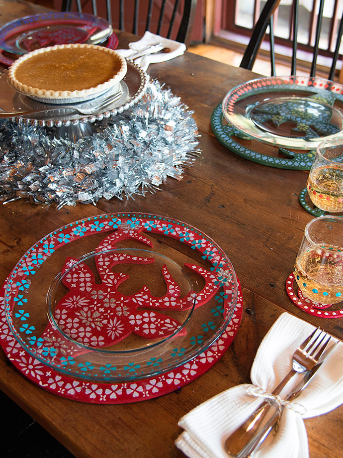 Glittery Fun Holiday Tablescape