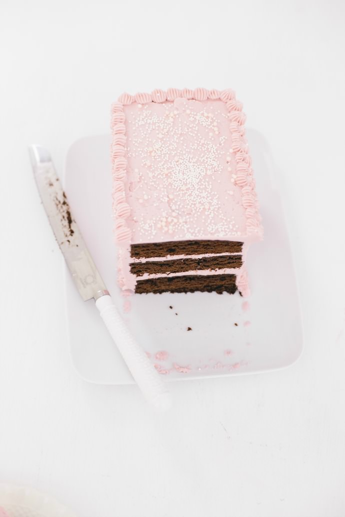 Rectangle Cake with Vanilla Buttercream Recipe