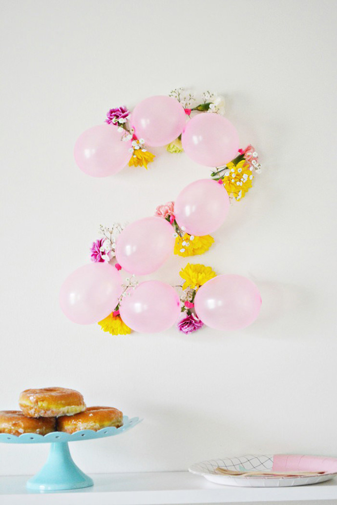 DIY Balloon Flower Numbers