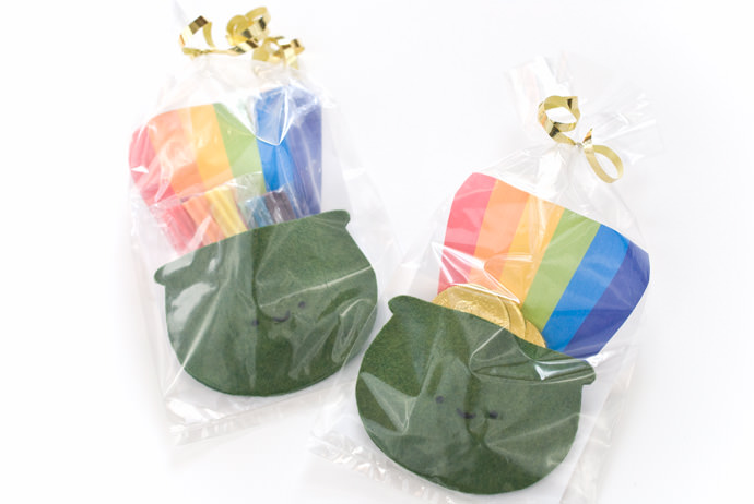 Super Cute Pot of Gold Favors for St. Patrick’s Day