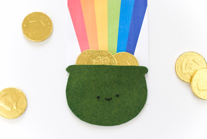 Super Cute Pot of Gold Favors for St. Patrick’s Day