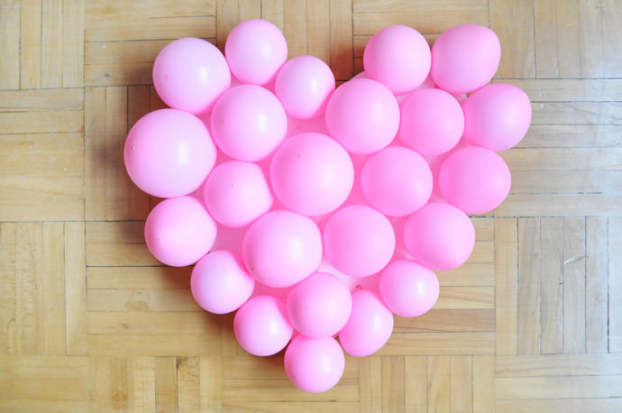 Valentine’s Day Carnival: DIY Balloon Pop