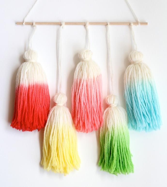  Kool-Aid Tassels Wall Hanging, tutorial via One Sheepish Girl