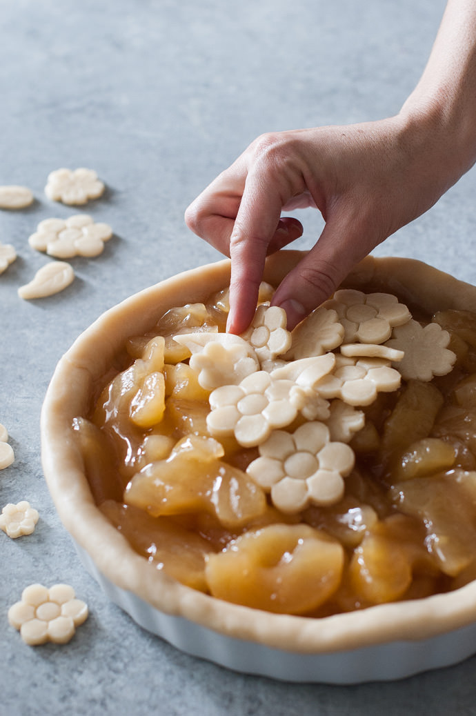 Edible Flower Pie Crust Tutorial