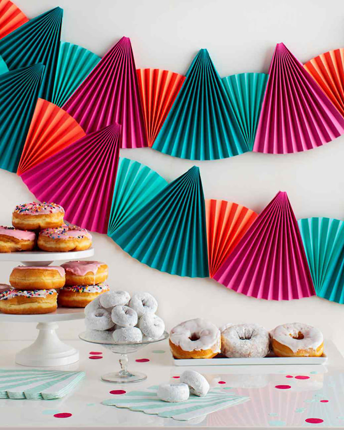 Paper Fan Bunting, tutorial via Martha Stewart Living