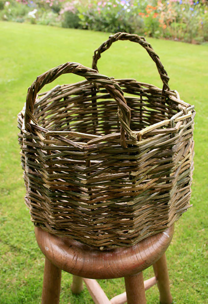 DIY Wicker Basket, tutorial via Jon’s Bushcraft