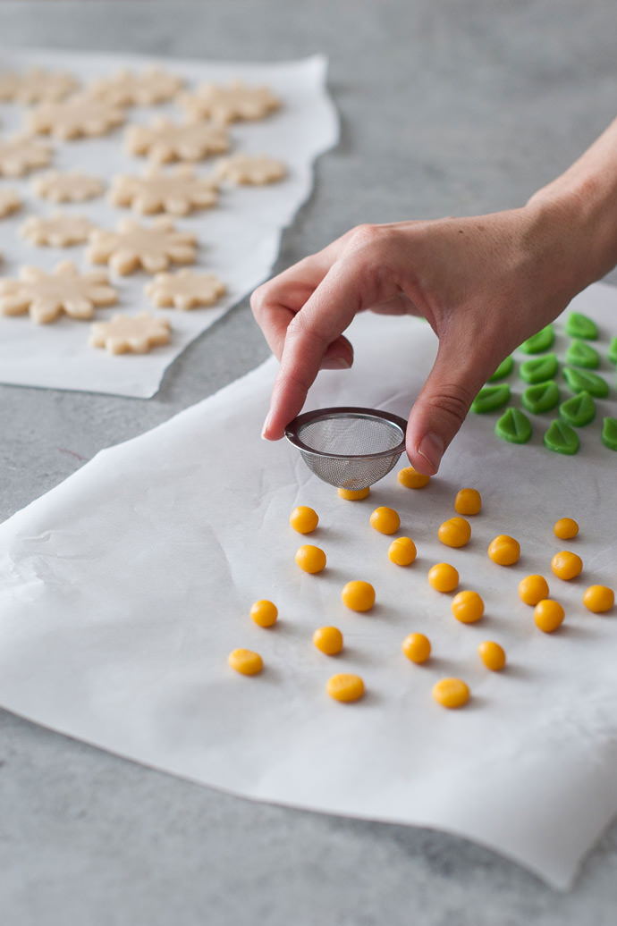 Daisy Chain Pie Crust Tutorial