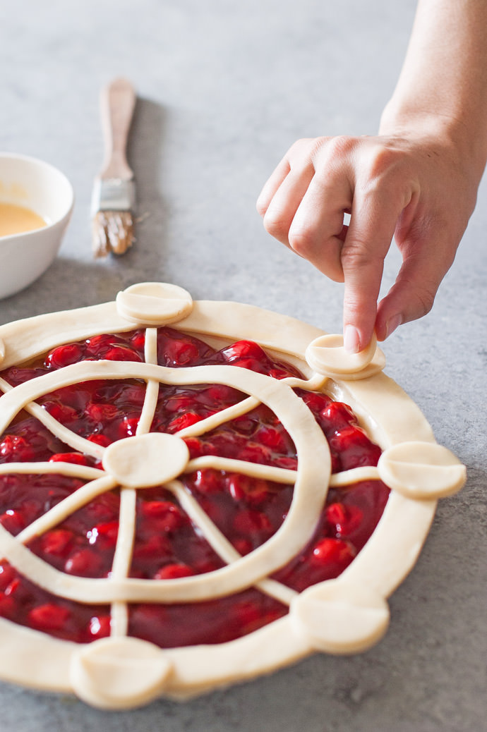 Ferris Wheel Pie Crust Tutorial