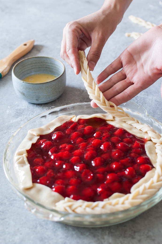 Fishtail Braid Pie Crust Tutorial