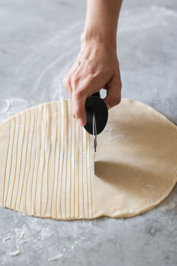 Fishtail Braid Pie Crust Tutorial