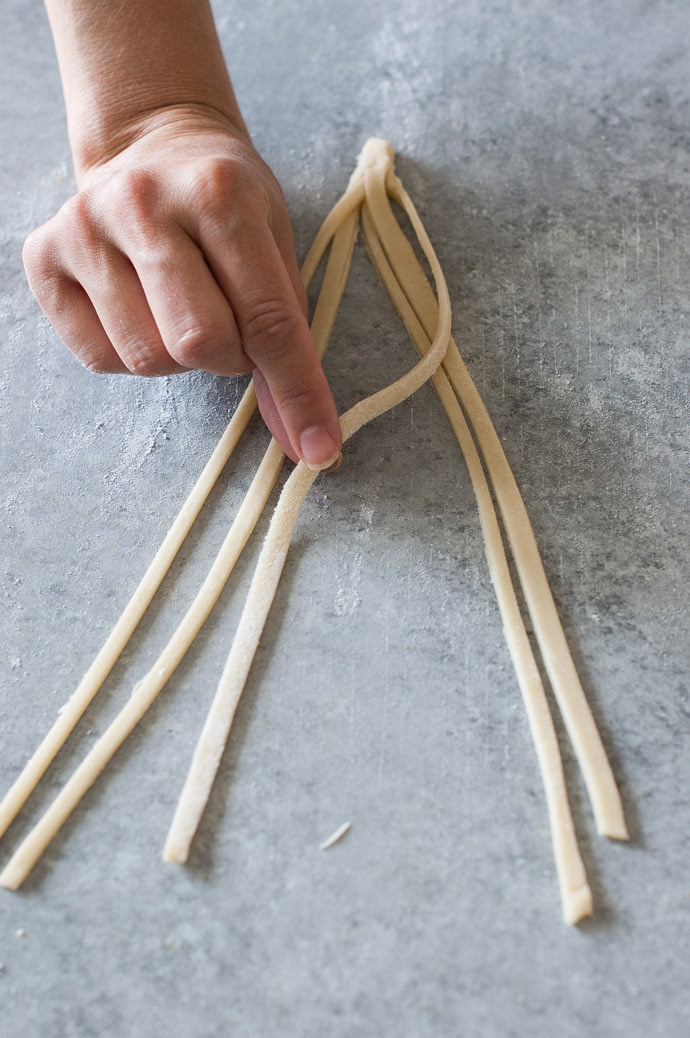 Fishtail Braid Pie Crust Tutorial