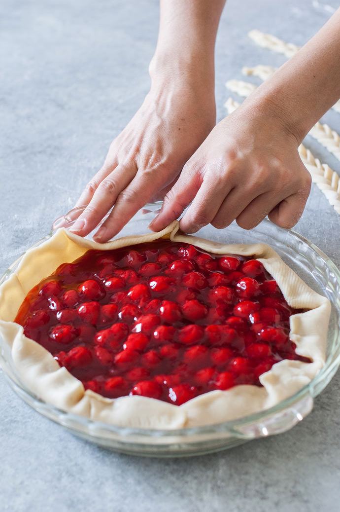 Fishtail Braid Pie Crust Tutorial