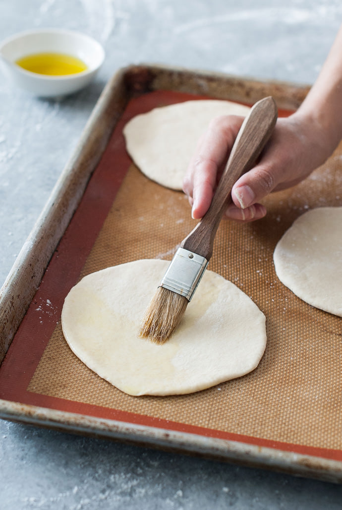 Recipe: Mini Garden Pizzas