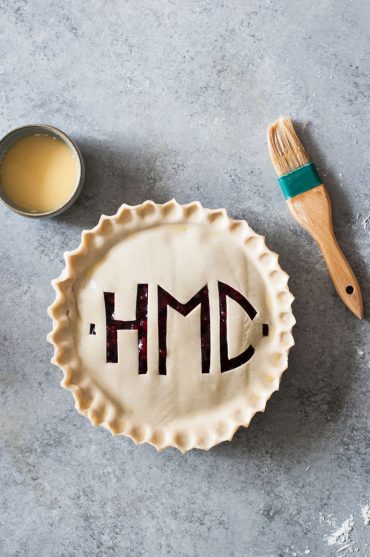 Monogrammed Pie Crust Tutorial