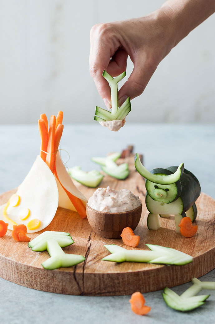 Veggie Cheese Teepees with Ranchero Dip 
