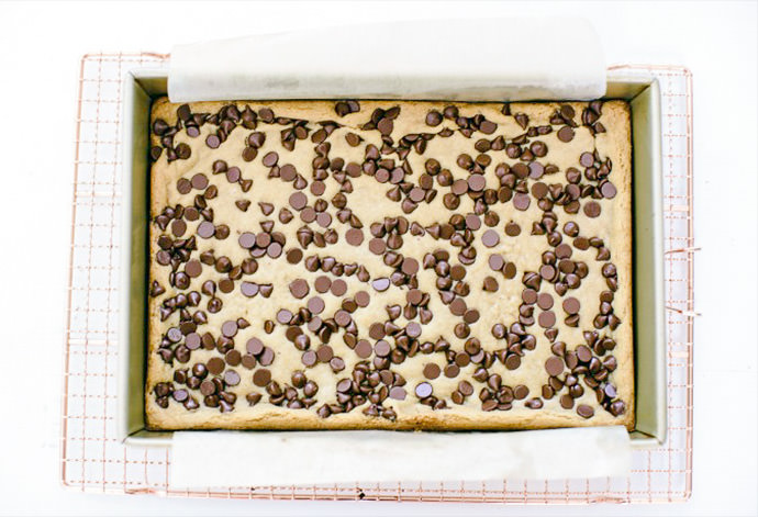 Chocolate Chip Meringue Bars Recipe