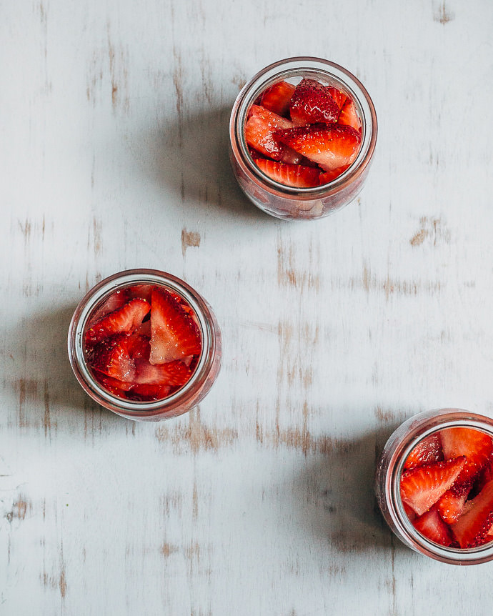 Healthy Summer Snacks: Ombre Fruit Cups