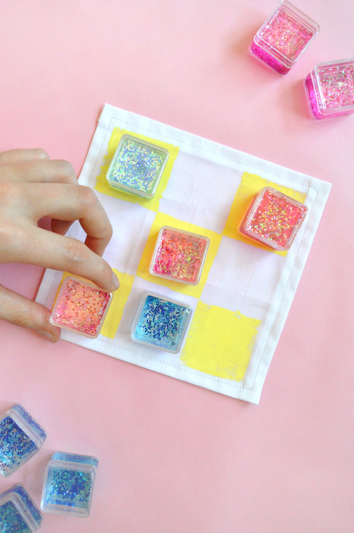 DIY Glitter Tic Tac Toe