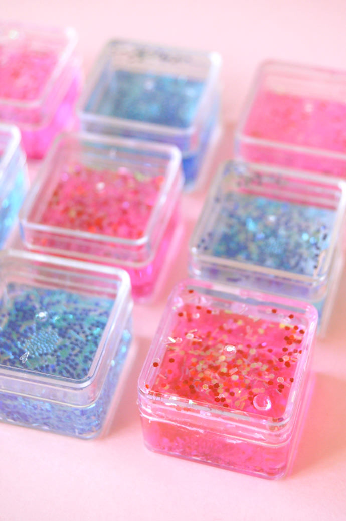 DIY Glitter Tic Tac Toe