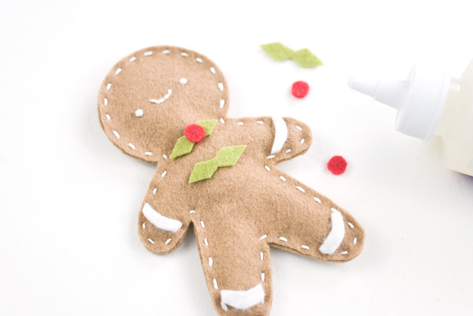 DIY Posable Felt Gingerbread People