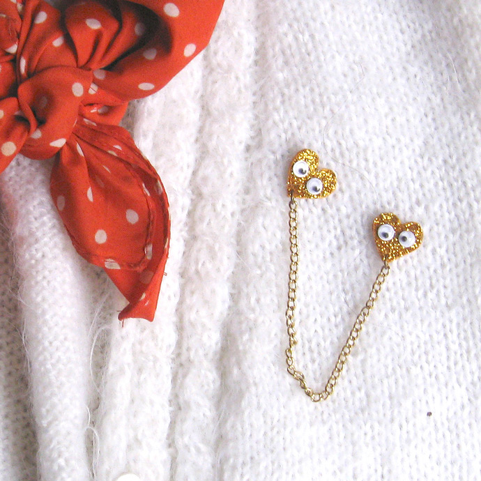 DIY Loving Hearts Collar Pin