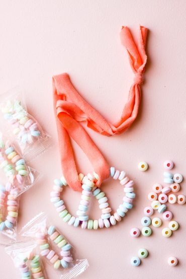 DIY Candy Pretzel Necklace