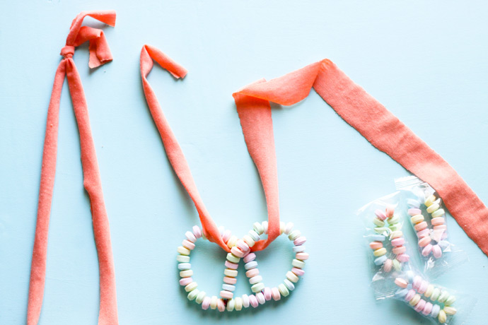 DIY Candy Pretzel Necklace