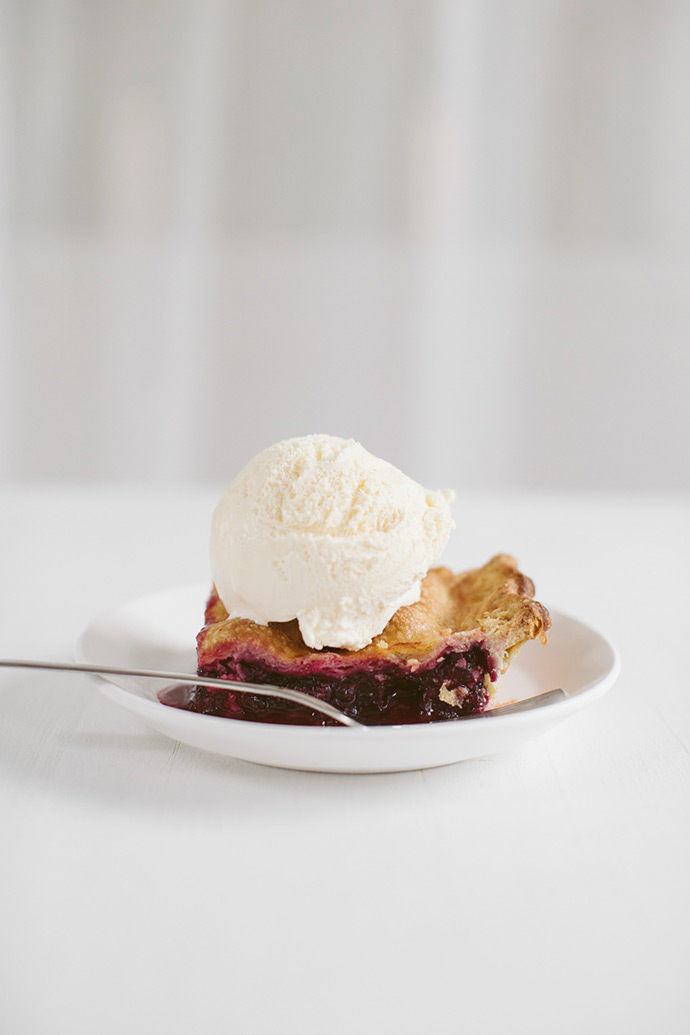 Blackberry Apple Slab Pie