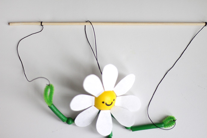 Dancing Daisy Pasta Puppet