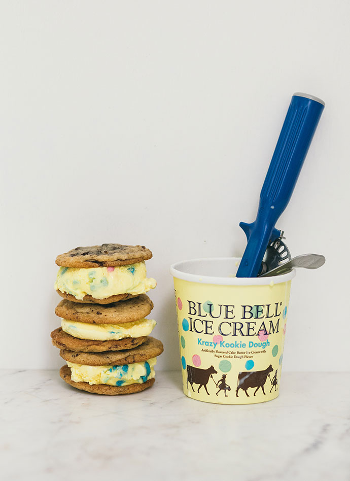 Check out all SEVEN ice cream sandwich recipes on Handmade Charlotte’s blog! Made with her yummy homemade cookies and @bluebellicecream. So good, you’ll want to lick your screen! #recipe #icecream #cookies #icecreamsandwich #homemade #bluebellicecream