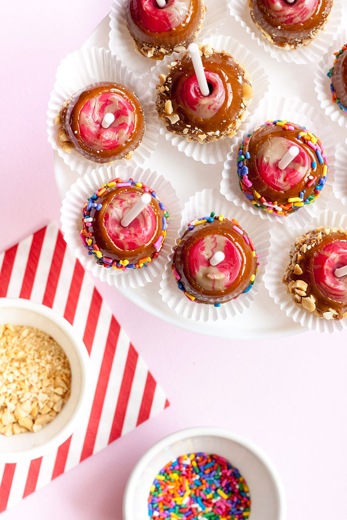 Caramel Apple Lollipops