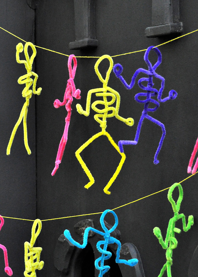 Pipe Cleaner Skeletons