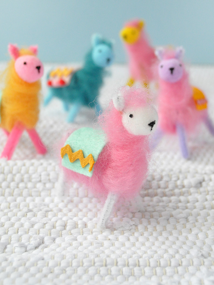 Pipe Cleaner & Wool Llamas