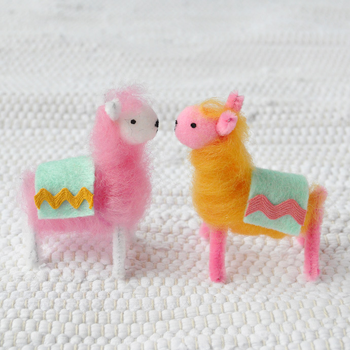 Pipe Cleaner & Wool Llamas