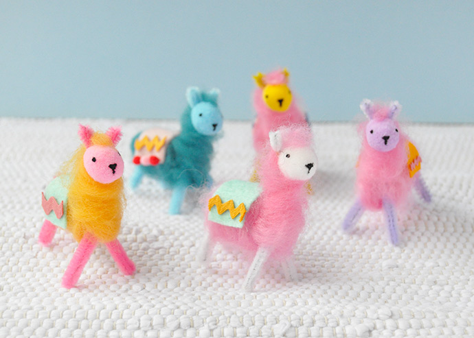 Pipe Cleaner & Wool Llamas