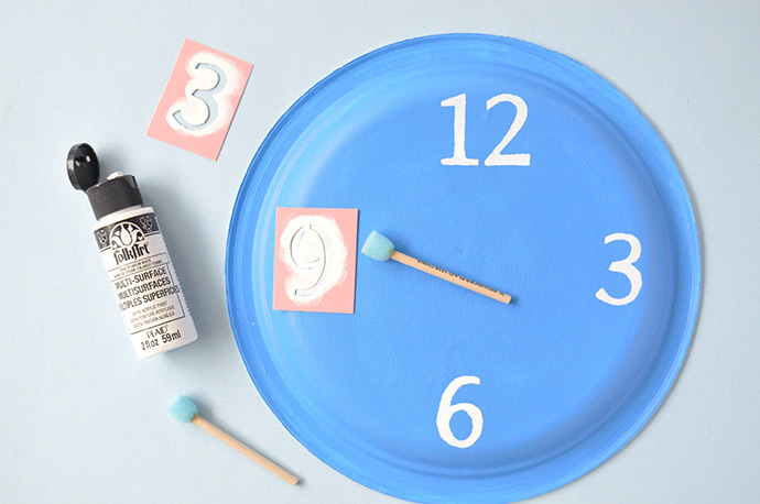 New Year's Eve Paper Plate Clocks