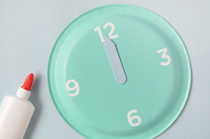 New Year's Eve Paper Plate Clocks